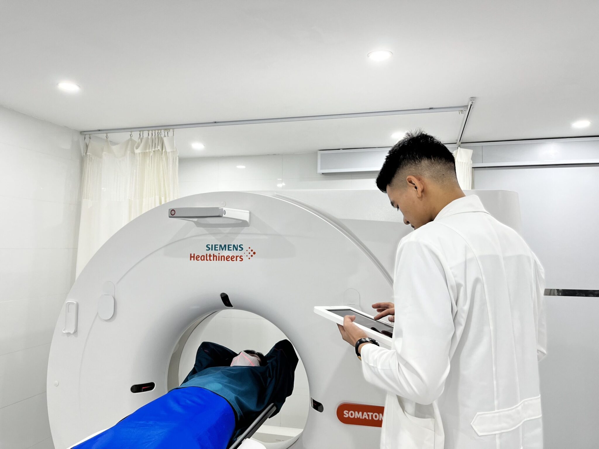 DNG máy móc hiện đại